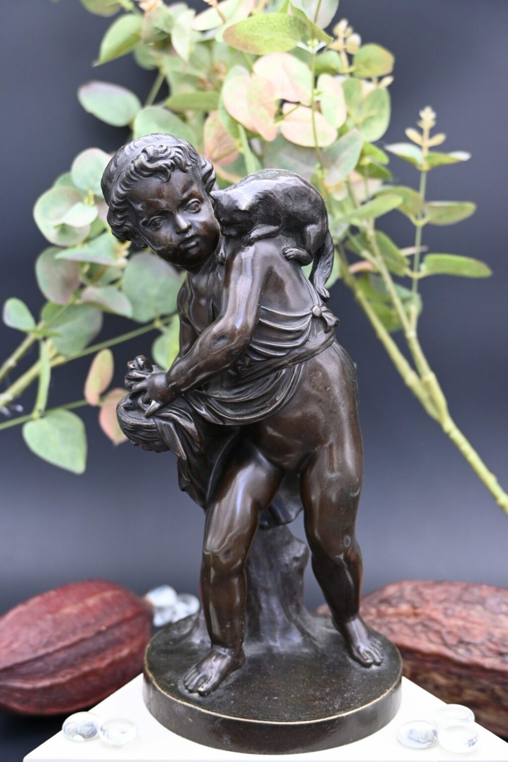 Sculpture en bronze, l’enfant et le chat, Victor Paillard