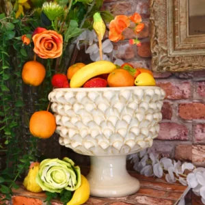 cache pot vintage en barbotine beige